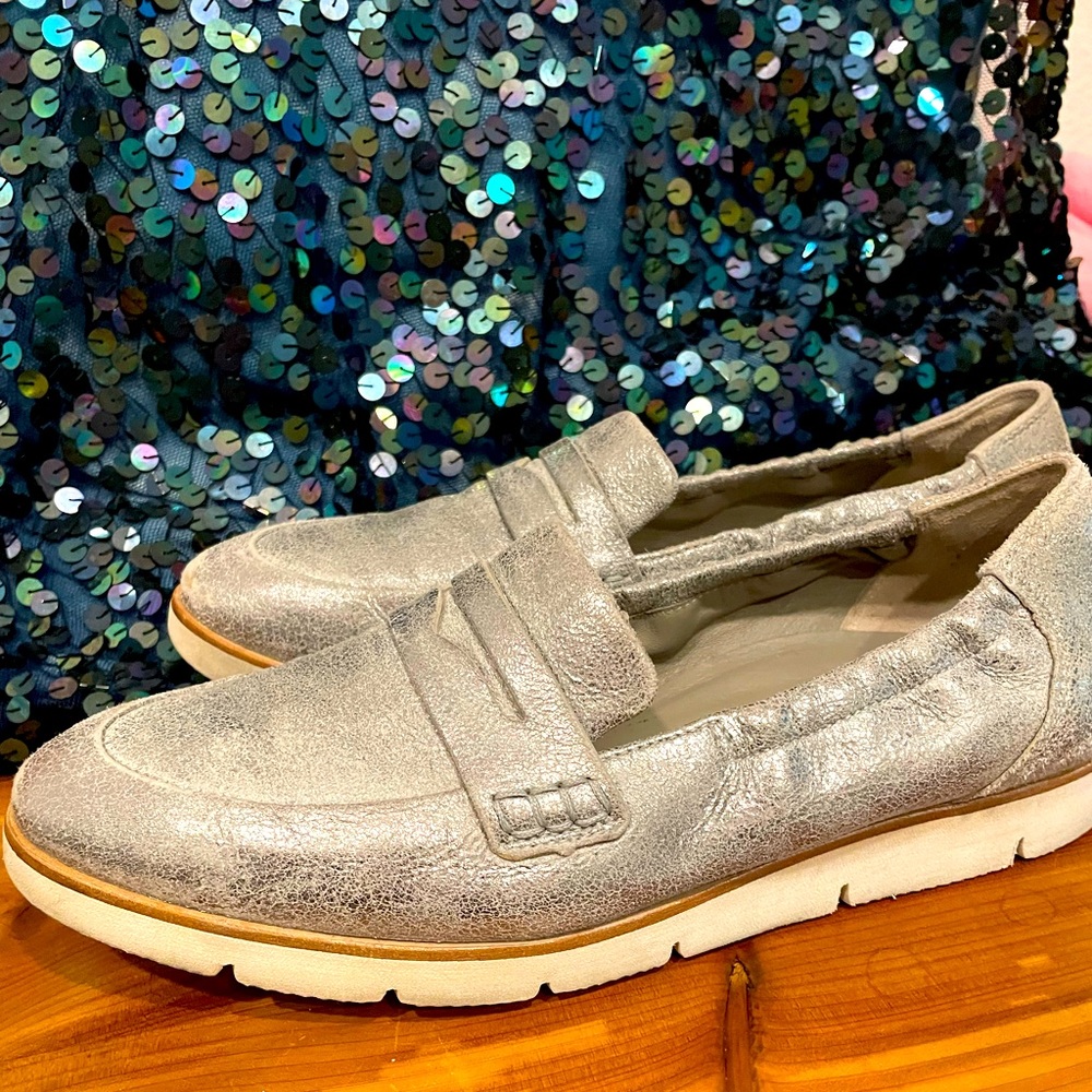 Paul Green shiny silver loafers size 8. Great condition